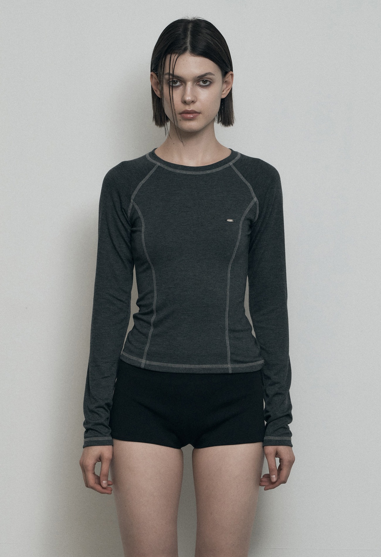 SPORTY ROUND NECK TOP, CHARCOAL